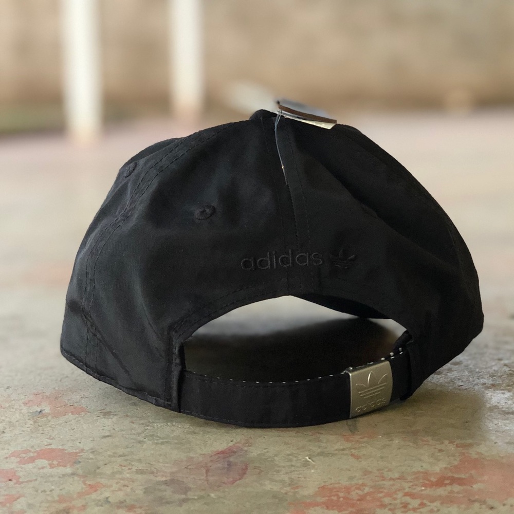 ⛔️SOLD⛔️ ADIDAS Originals Relaxed Nylon Black Strapback Hat NWT - Picture 3 of 8